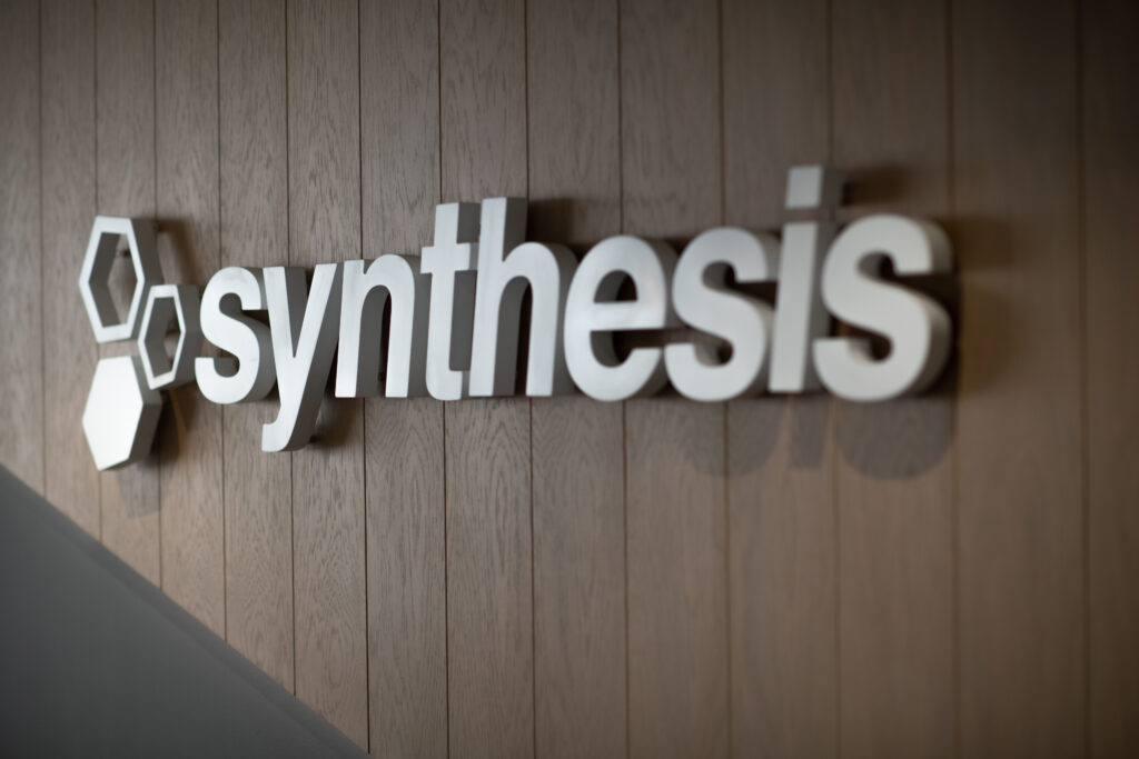 Synthesis continues its growth streak with strong annual results