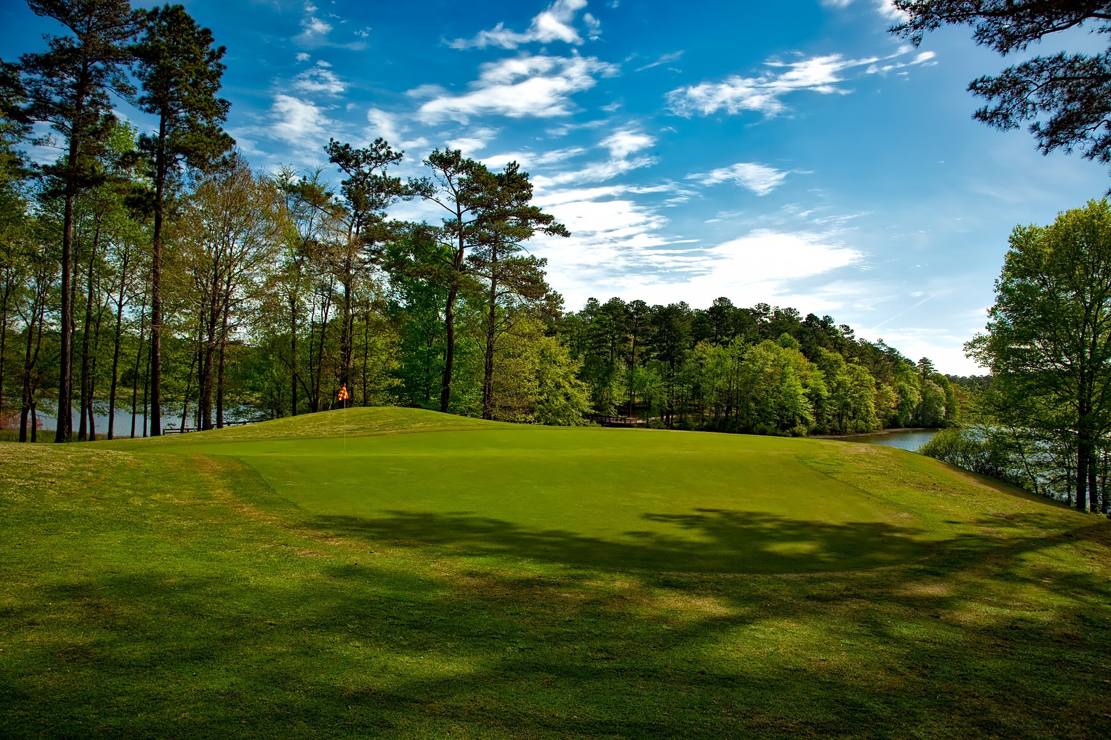 Prestigious Golf Club swings into cloud